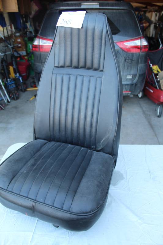 lot 268 image: Car Bucket Seat