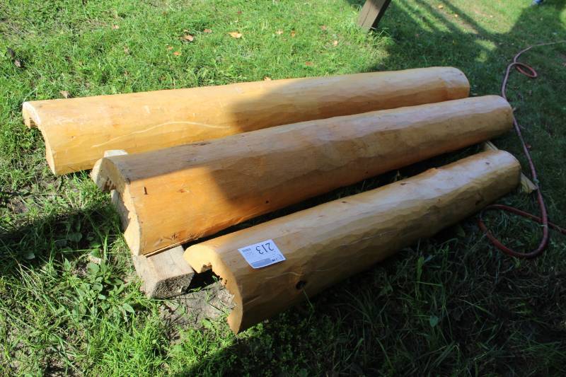lot 213 image: Lot of (3) Log Cabin Pine Beams