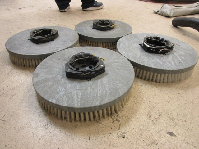 FLOOR SCRUBBER DISC BRUSHES