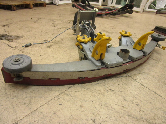 FLOOR CLEANING MACHINE SQUEEGEE COMPONENT
