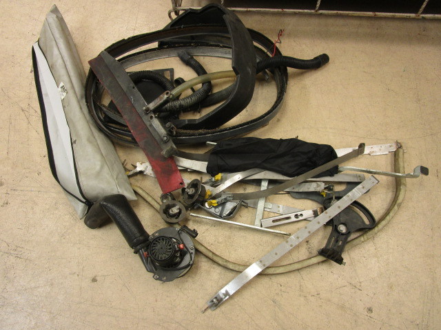 ASSORTED FLOOR CLEANING MACHINE COMPONENTS