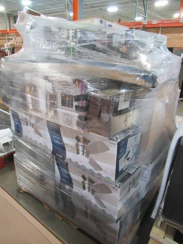 lot 214 image: WHOLESALE MIXED PALLET OF RETURNS - CEILING FANS AND LIGHTING
