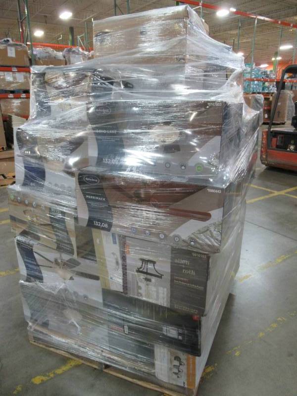 lot 302 image: WHOLESALE MIXED PALLET OF RETURNS - CEILING FANS AND LIGHTING