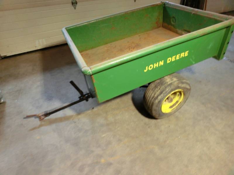 lot 271 image: John deere utility lawn trailer
