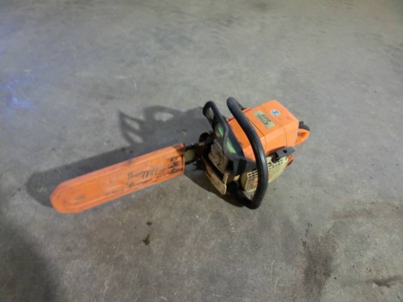 lot 275 image: Stihl chainsaw