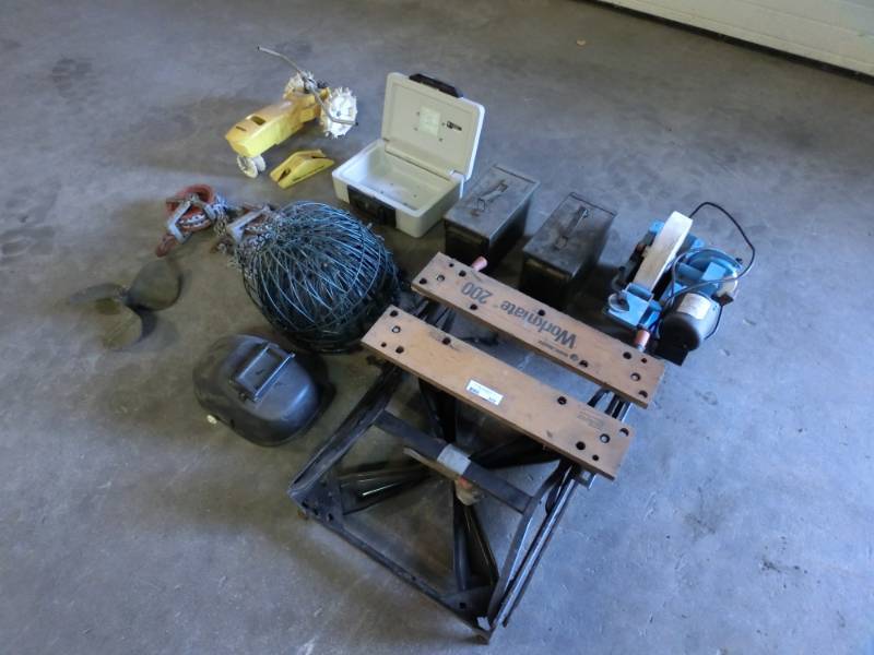 lot 309 image: Pallet of misc.