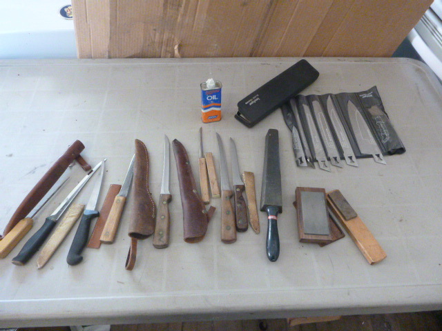 lot 66 image: Lot of Knives