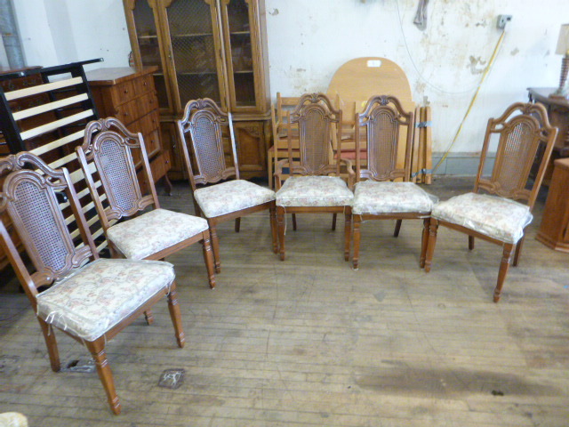 lot 10 image: 6 Dining Chairs