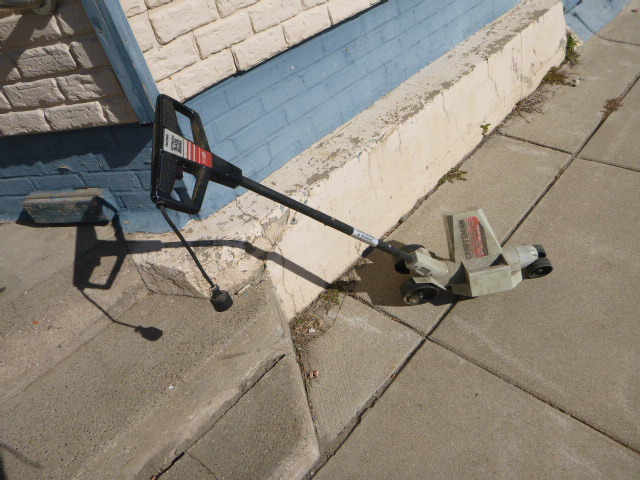 lot 26 image: Craftsman Automatic Blade Brake