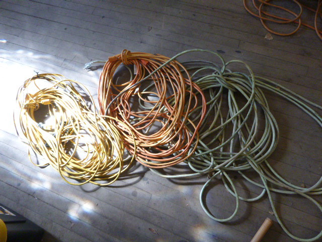 lot 29 image: 3 Extension Cords