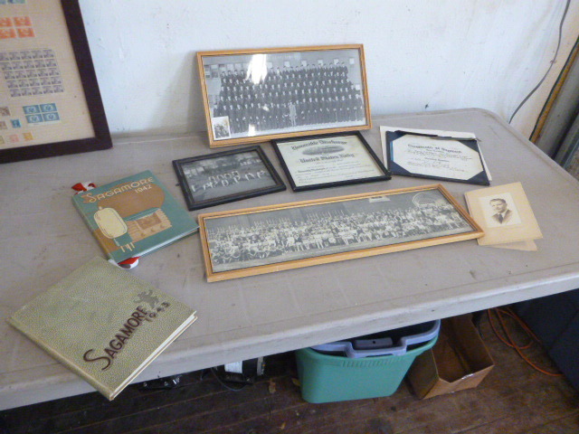lot 74 image: Family Memorabilia