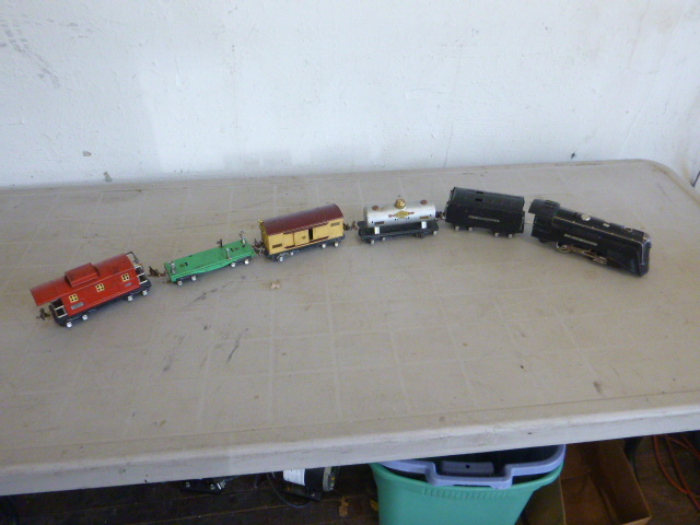 lot 76 image: 6 Lionel Train Cars