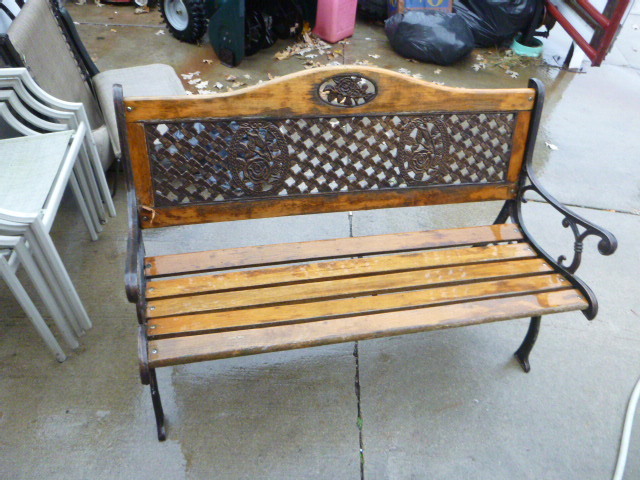 lot 79 image: Outdoor Bench