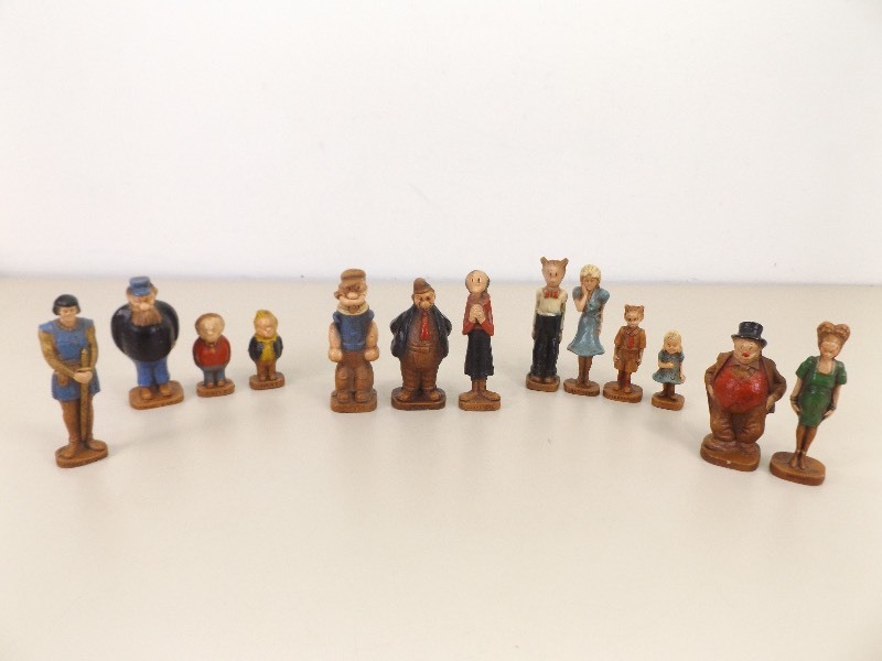 lot 14 image: 13 RARE&nbspVintage 1944 KFS Syroco Cartoon Figures Popeye, Dagwood, The Captain, etc.