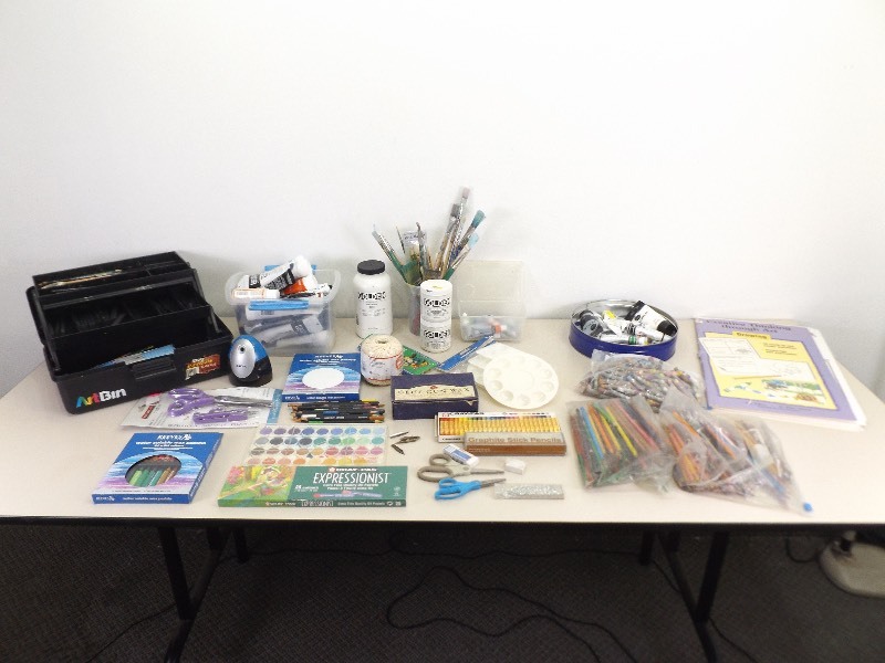 lot 20 image: Large Lot of Painting and Art Supplies