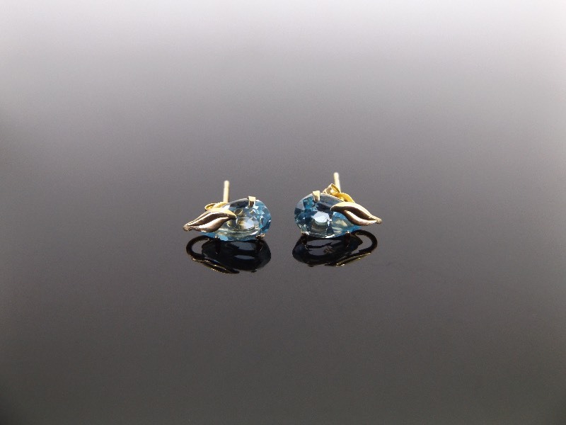 lot 56 image: 14k Yellow Gold Pear Cut Aquamarine Post Earrings