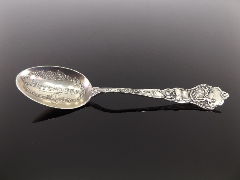 lot 74 image: Antique .925 Sterling Silver Hutchinson Minnesota Souvenir Spoon