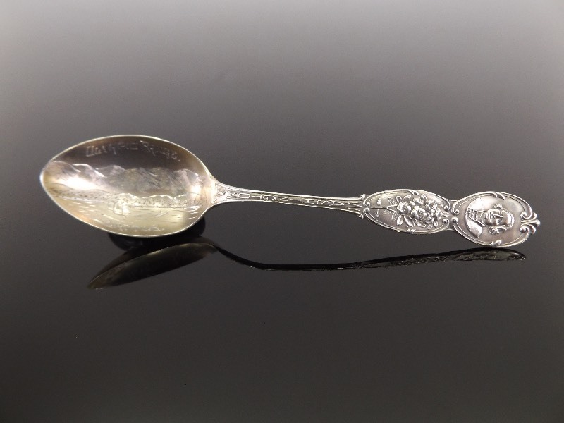 lot 80 image: Antique .925 Sterling Silver Seattle Washington Olympic Range Souvenir Spoon