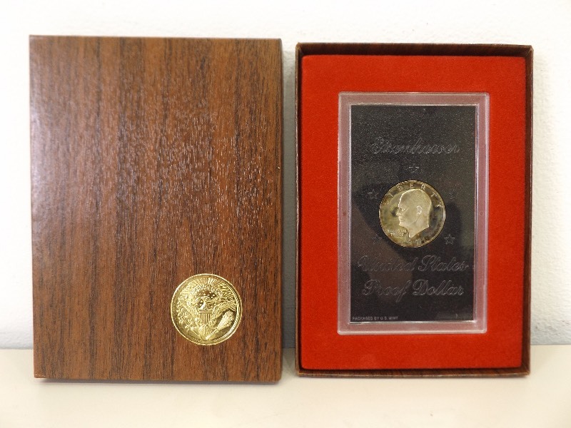 lot 81 image: 1971 US MINT Proof Eisenhower Silver Dollar