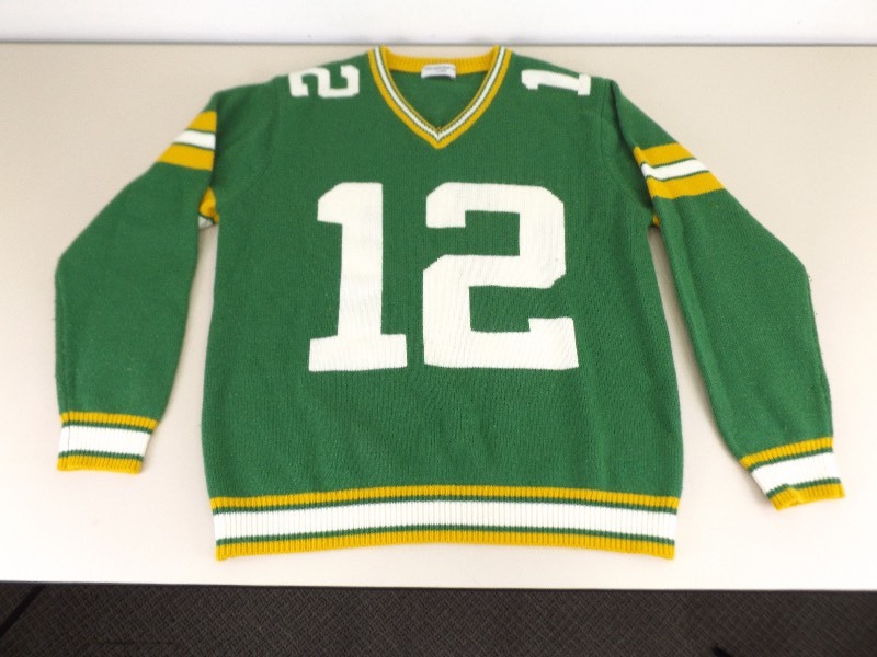 lot 43 image: MINT NEW Without Tags Green Bay Packers Aaron Rodgers #12 Knit Jersey