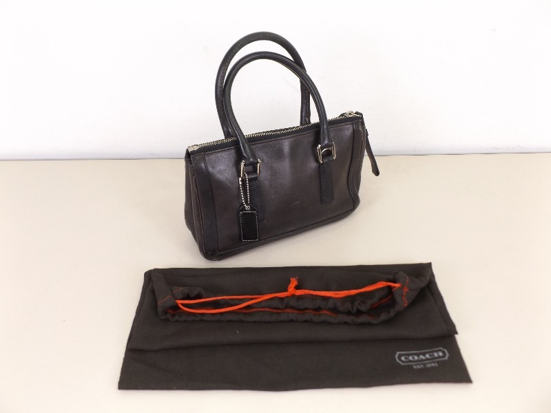 lot 49 image: Authentic COACH Black Leather Handbag