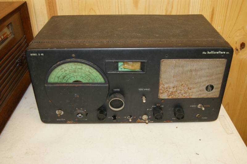 lot 7 image: Hallicrafters Model S-40B Communications Receiver (1950)