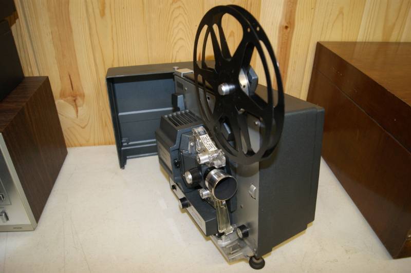 lot 9 image: Vintage Bell & Howell Autoload Super 8 Projector Model 357B.