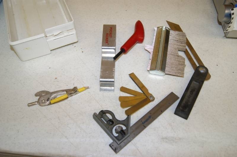 lot 22 image: Lot of Measuring Tools