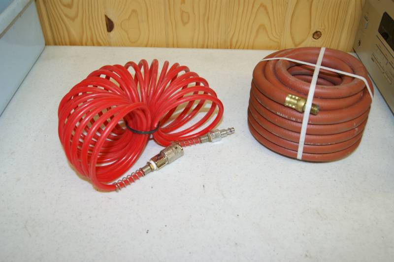 lot 24 image: Lot of 2 Air Hoses