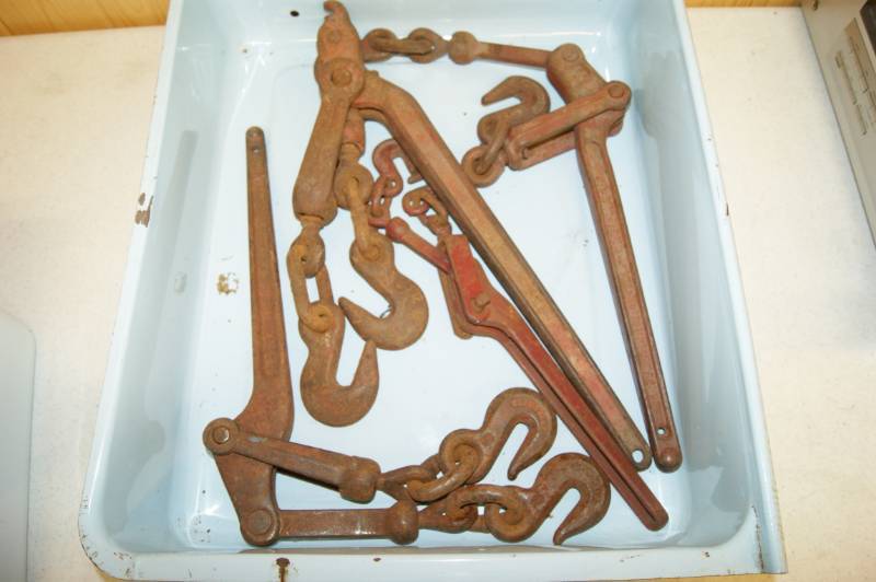 lot 27 image: 3 Lever Binders