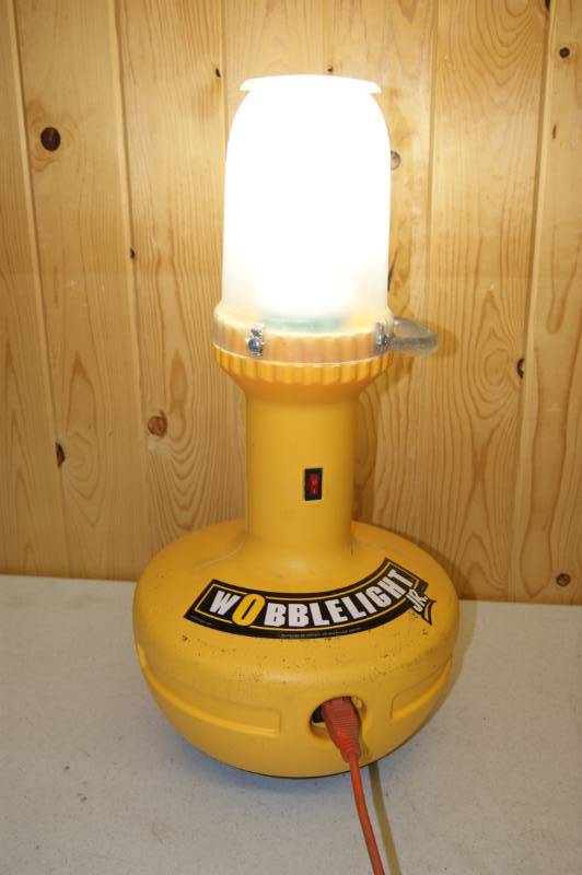 lot 29 image: Wobblelight Jr.