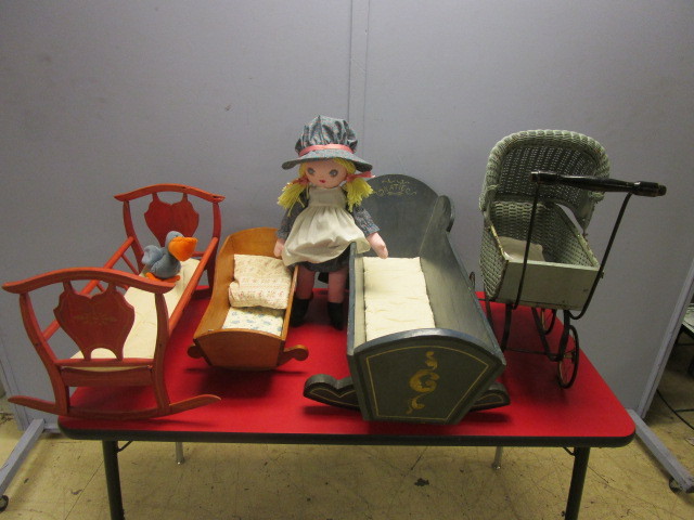 lot 723 image: VINTAGE BASSINET, TOY BASSINET, ROCKING CRADLE, AND STROLLER