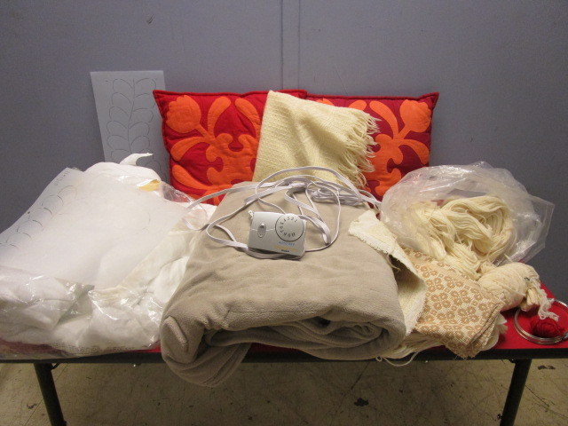 lot 730 image: ELECTRIC BLANKET, MATTRESS PAD, DECORATIVE PILLOWS, AND MORE