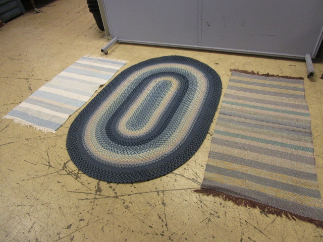 lot 733 image: DECORATIVE RUGS