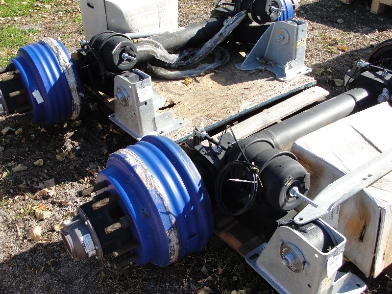 2 - HENDRICKSON AANT23K  14 RIDE HEIGHT AXLE W  AIR BAGS
