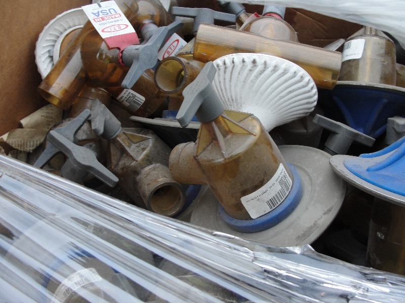 12- 4 COUPLERS , 3- AERATOR  BTI 3 PORT  20- SURE SEAL AERATORS , LIQUID LEVEL ASSY