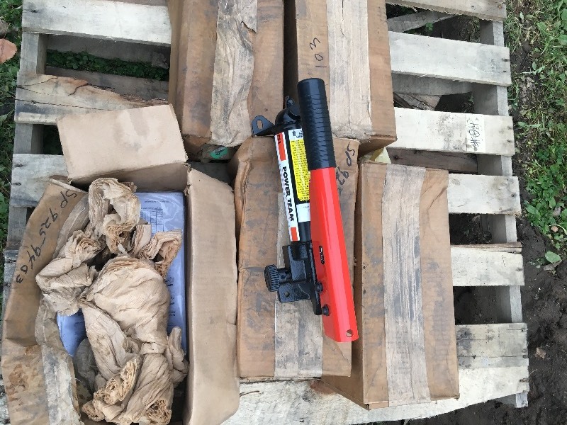 5 - HAND HYDRAULIC PUMPS