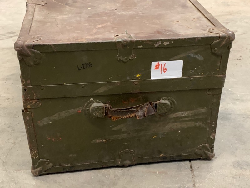 lot 16 image: Vintage Foot Locker