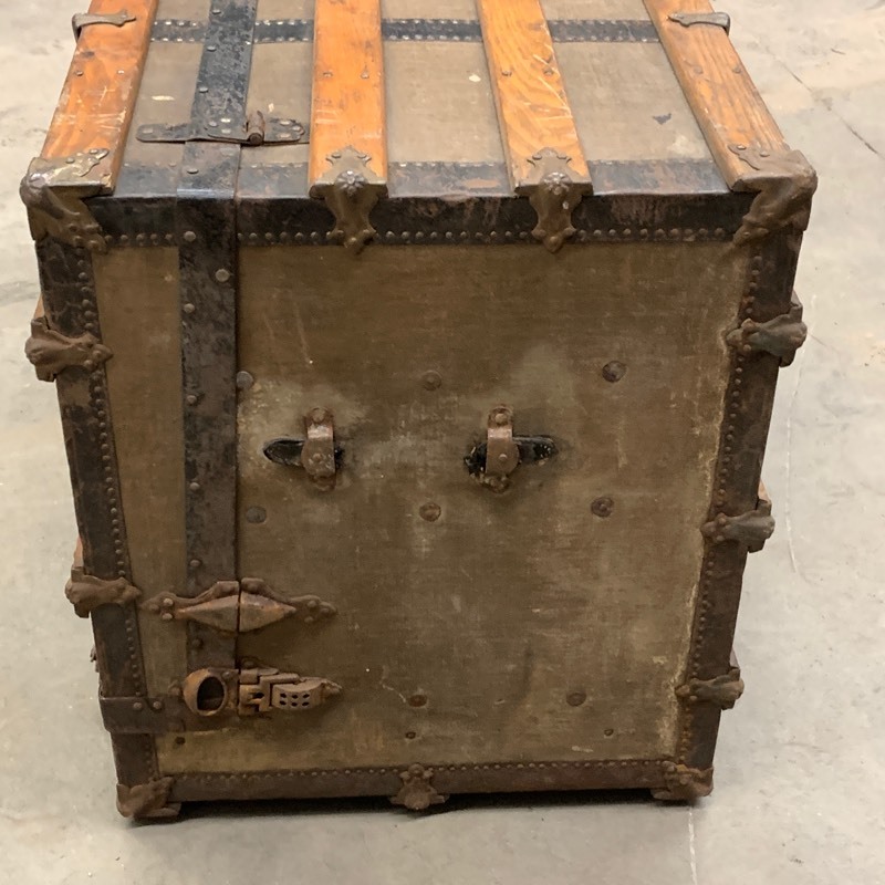 lot 19 image: Vintage Overseas Chest  Dresser