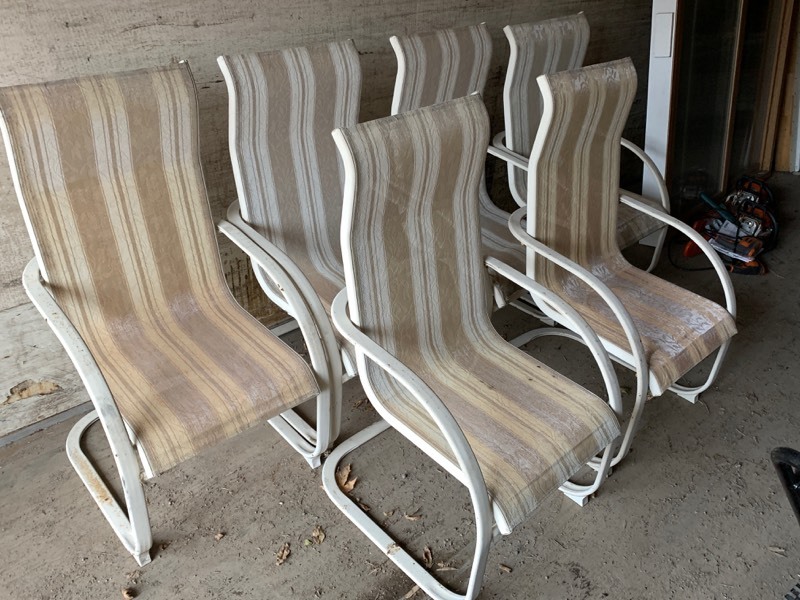 lot 22 image: (6) Patio Chairs