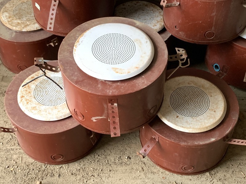 lot 24 image: (9) Commercial Speakers