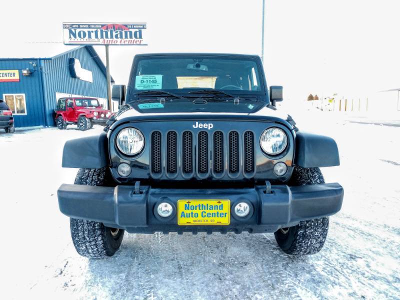 lot 2 image: 2014 Jeep Wrangler Sport