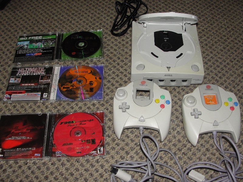 lot 8 image: SEGA -N- MISC. GAMES