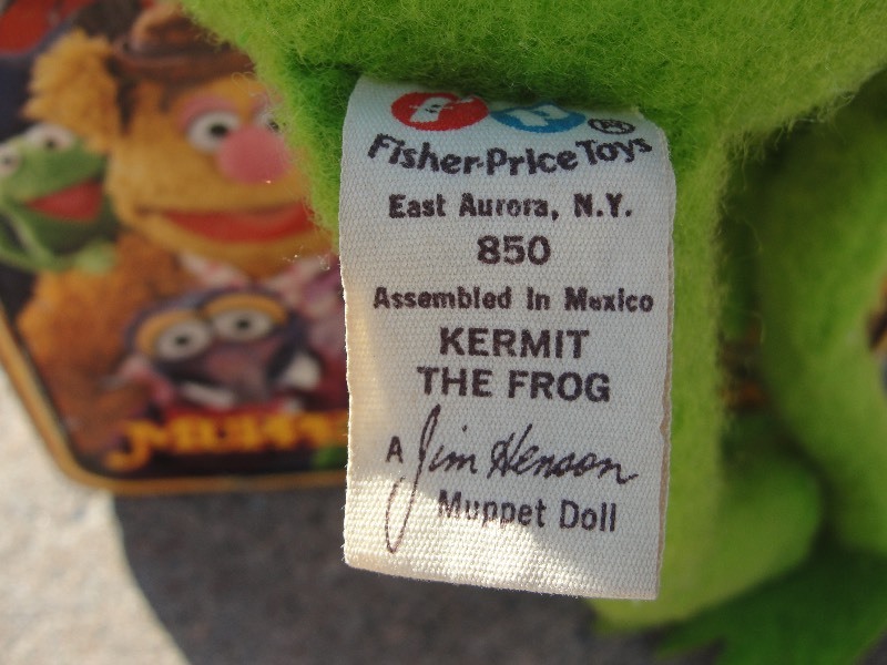 lot 18 image: ORIGINAL KERMIT THE FROG   LUNCH BOX