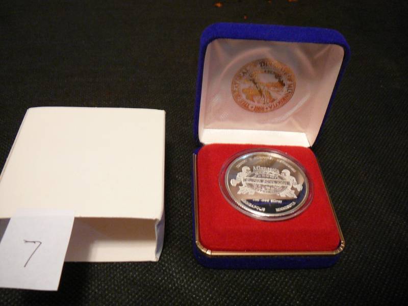 lot 7 image: 1 oz Silver .999 Super Bowl XXVI