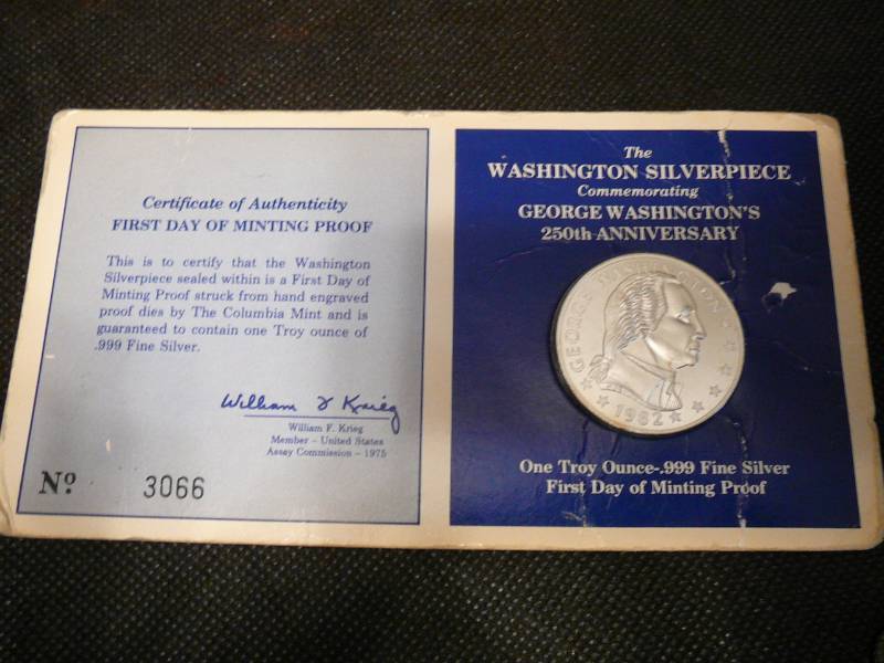 lot 31 image: 1982 1 Troy Ounce .999 Fine Silver