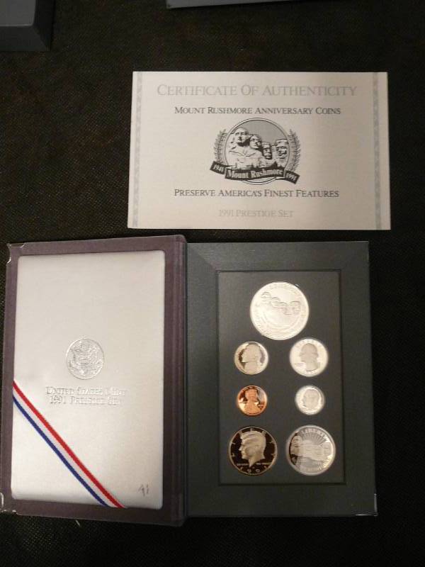 lot 18 image: 1991 Prestige Set US Mint