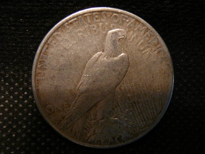 lot 51 image: 1922 S Peace Dollar
