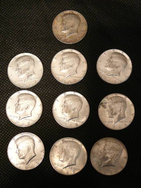 lot 55 image: 10 Kennedy Half Dollars 40% Silver