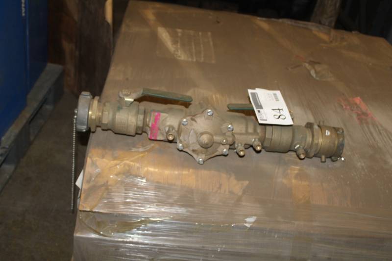lot 84 image: Watts 2in. Brass Water Shut-Off Valve Assembly